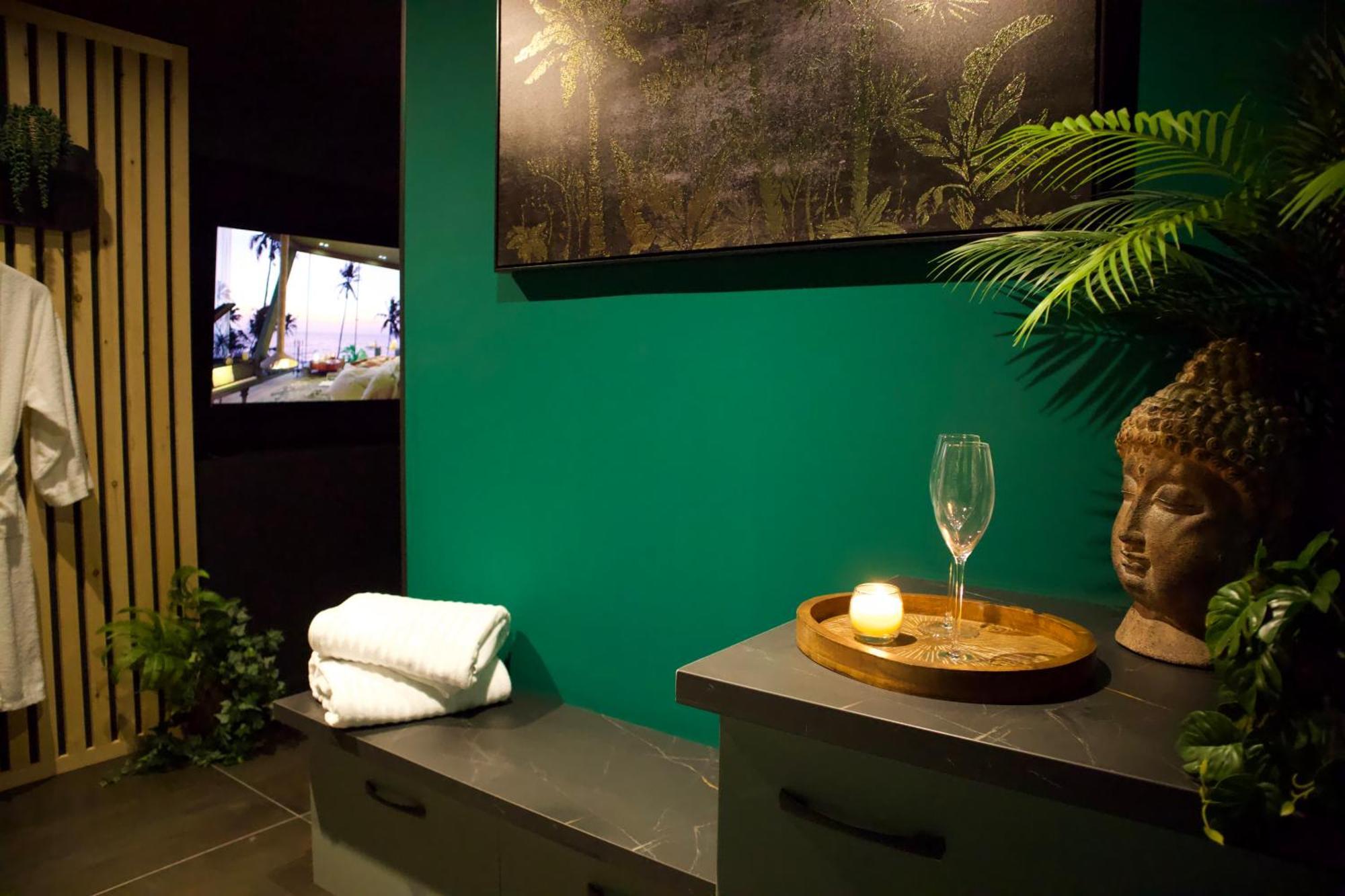 Sejour Detente A Saint-Omer - Jacuzzi Prive, Terrasse, Centre-Ville Et Parking Gratuit Екстериор снимка